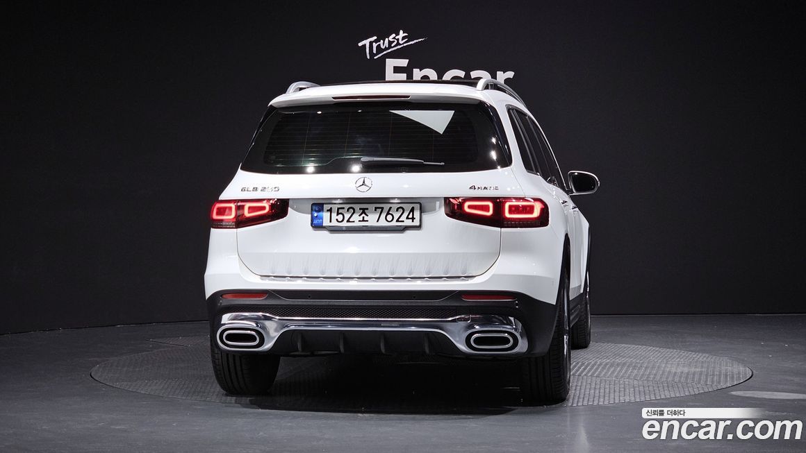 Mercedes-Benz GLB-Class 2021