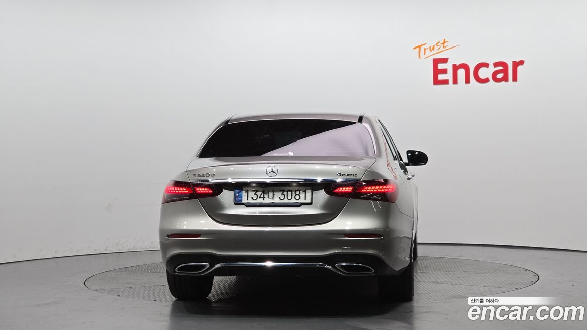 Mercedes-Benz E-Class 2021