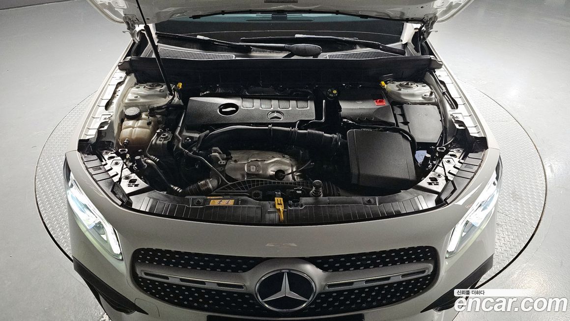 Mercedes-Benz GLB-Class 2021