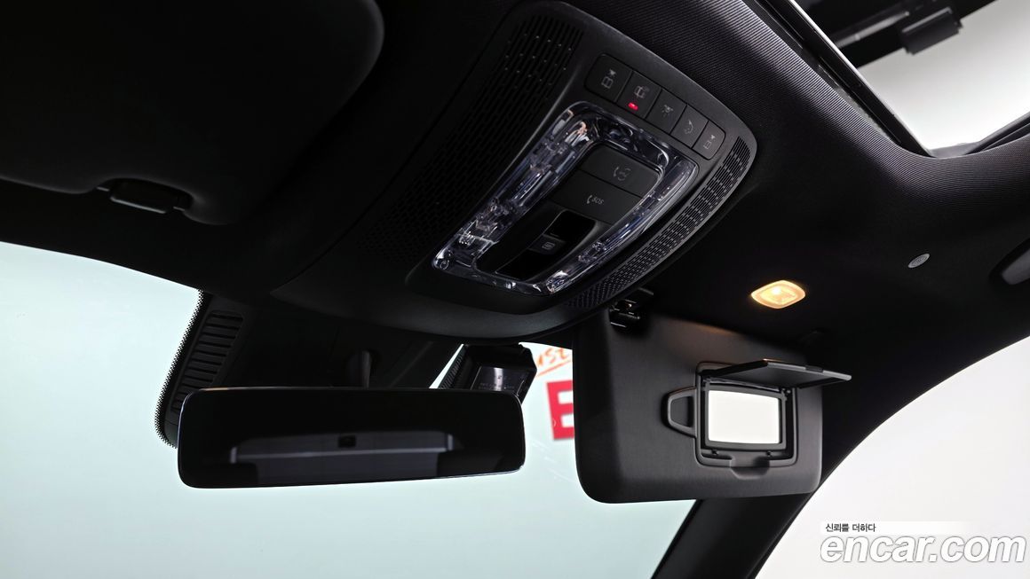 Mercedes-Benz GLB-Class 2021