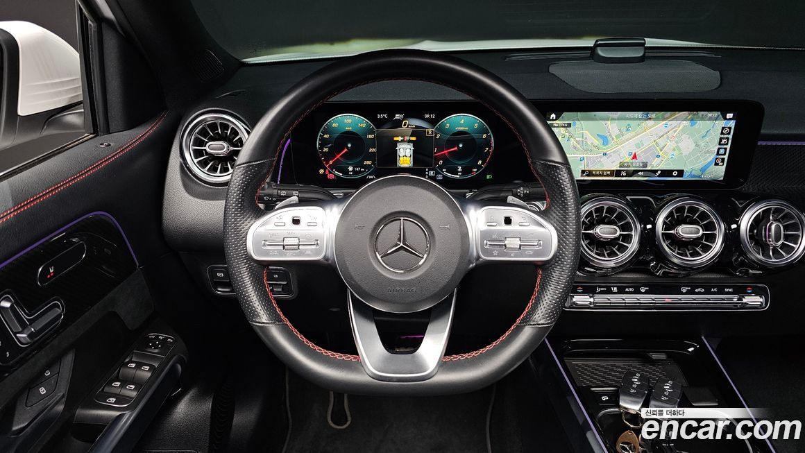 Mercedes-Benz GLB-Class 2021