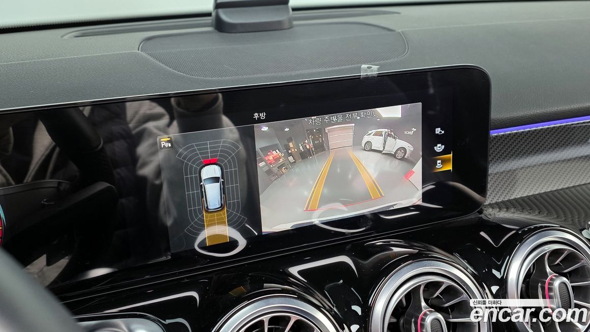 Mercedes-Benz GLB-Class 2021