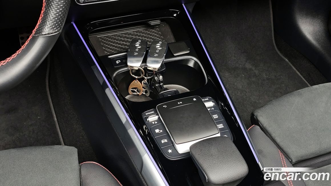 Mercedes-Benz GLB-Class 2021