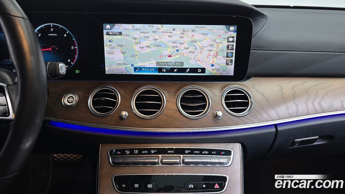 Mercedes-Benz E-Class 2021