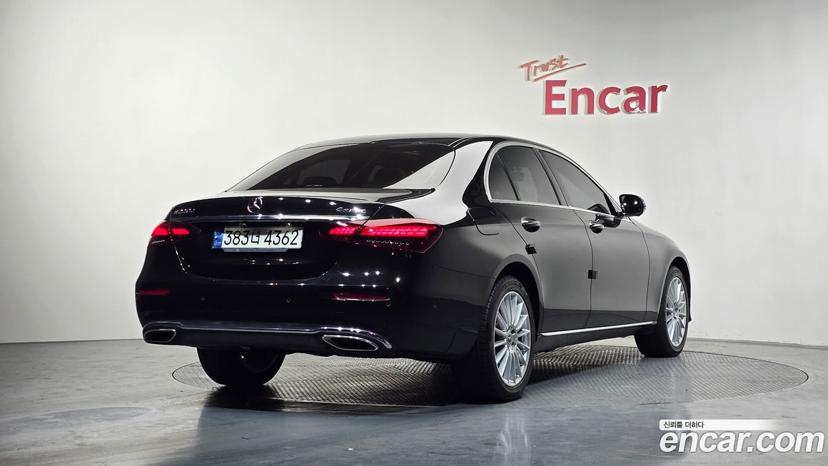 Mercedes-Benz E-Class 2021