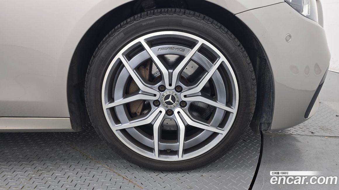 Mercedes-Benz E-Class 2021