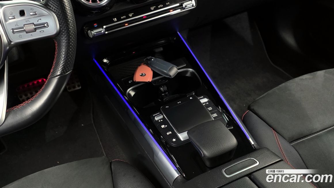 Mercedes-Benz GLB-Class 2021