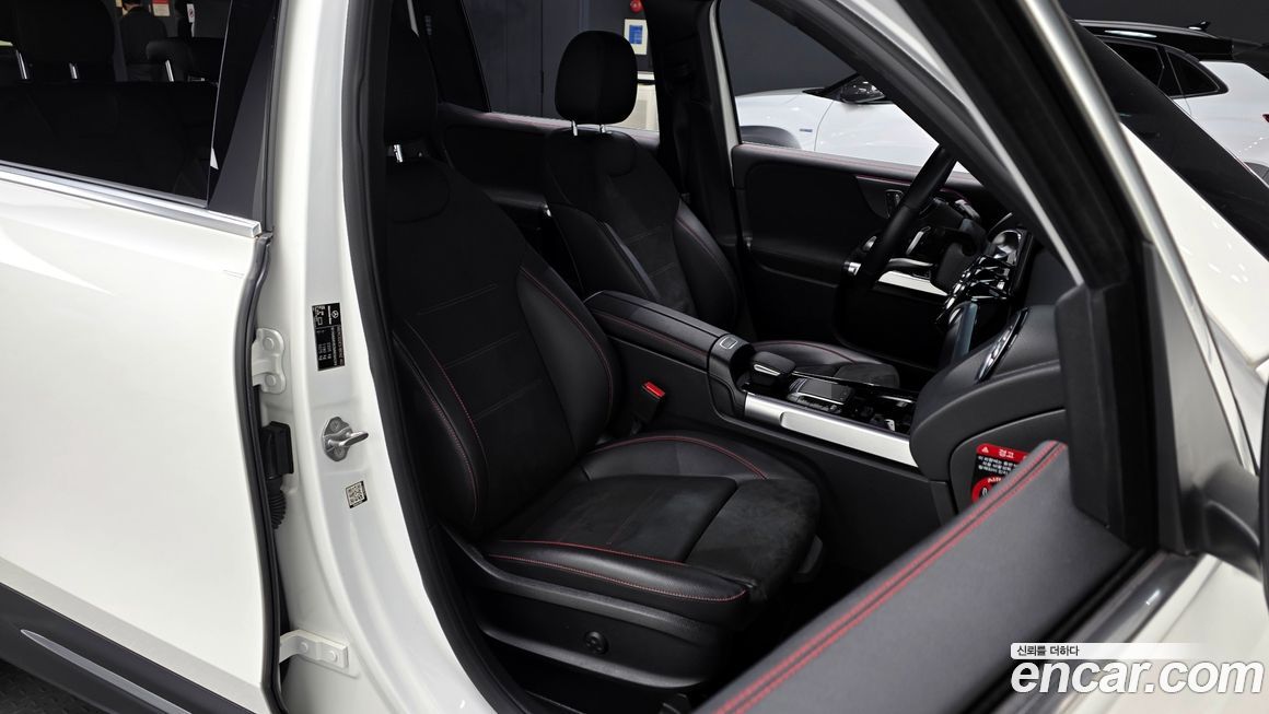 Mercedes-Benz GLB-Class 2021