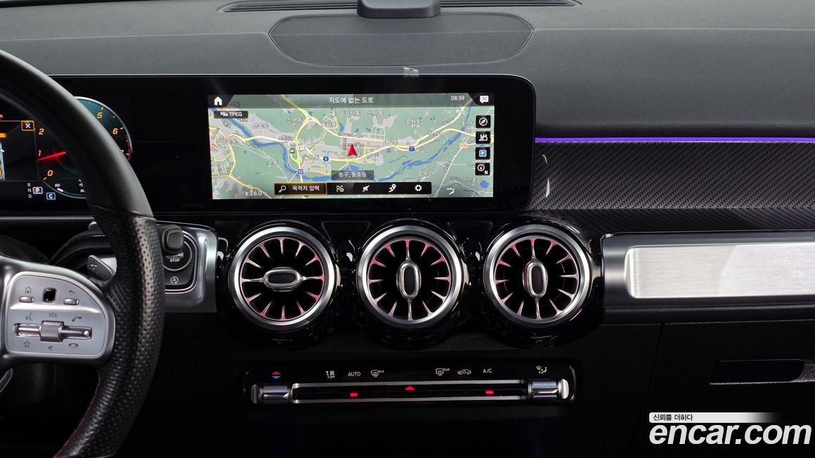 Mercedes-Benz GLB-Class 2021