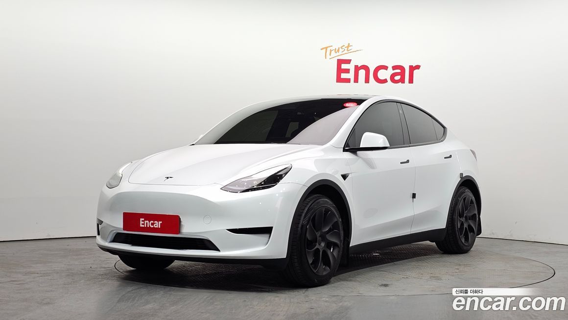 Tesla Model Y 2024
