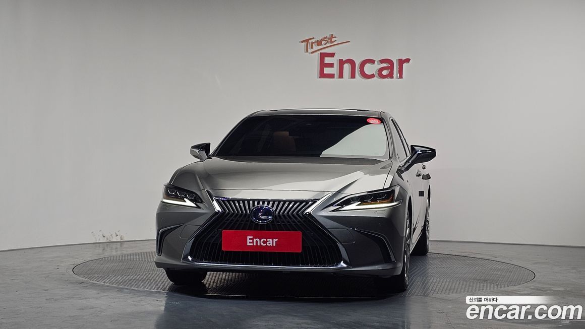 Lexus ES 2021