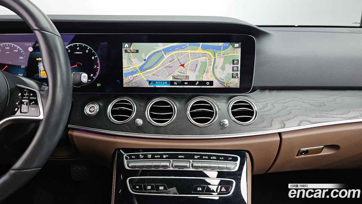 Mercedes-Benz E-Class 2023