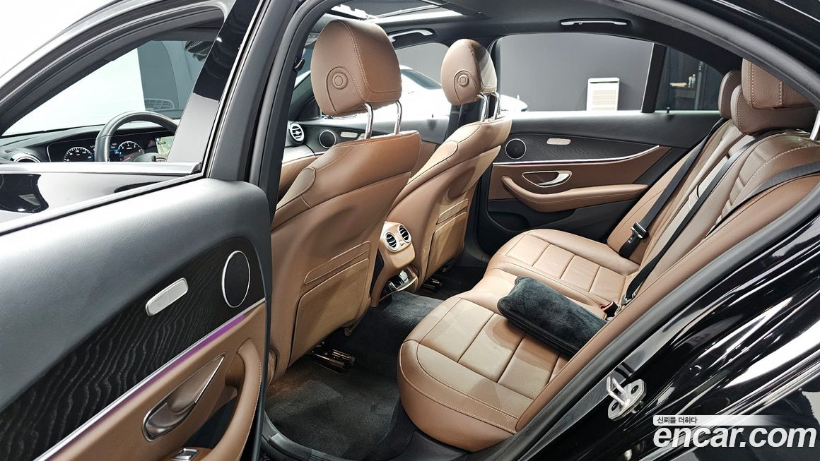 Mercedes-Benz E-Class 2023