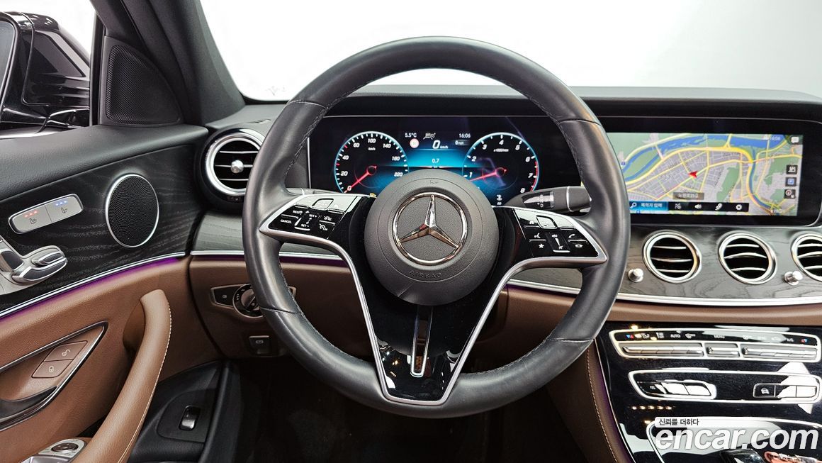 Mercedes-Benz E-Class 2023