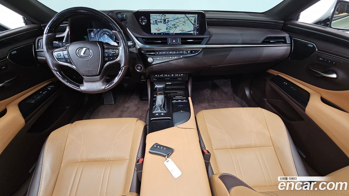 Lexus ES 2021