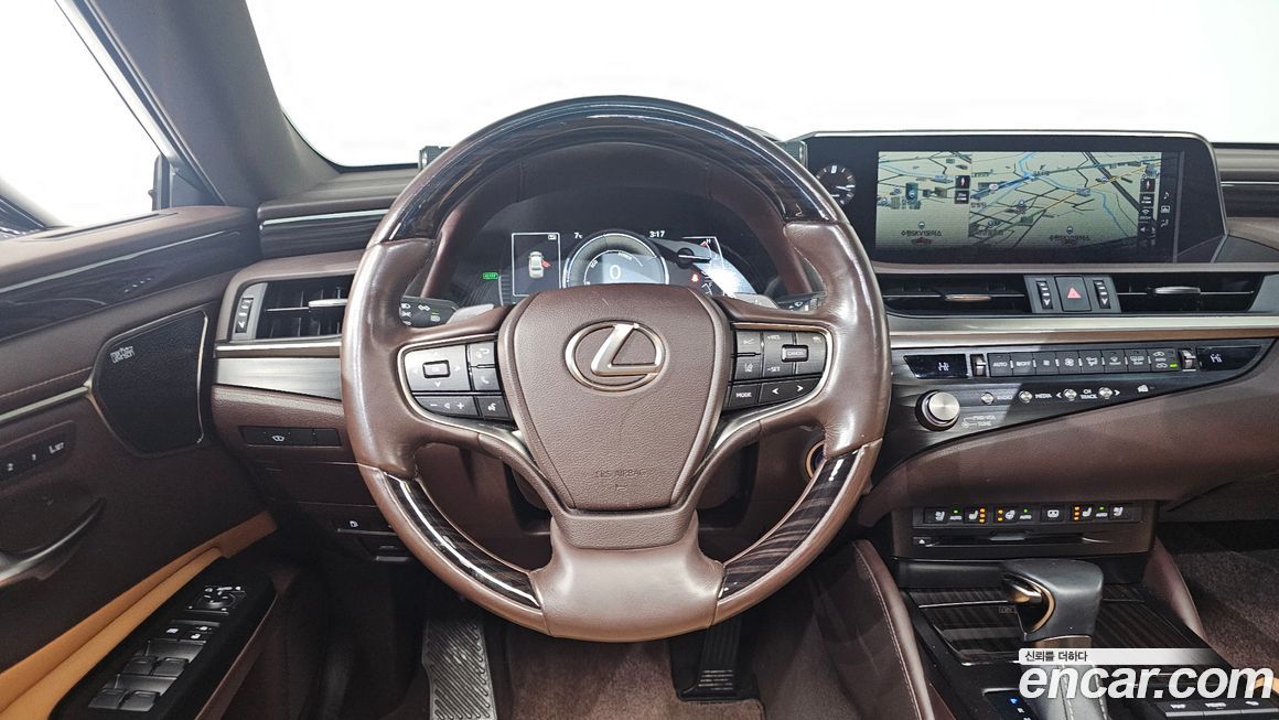 Lexus ES 2021