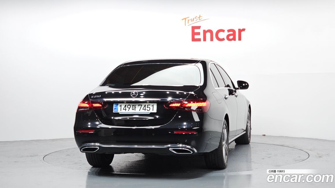 Mercedes-Benz E-Class 2023