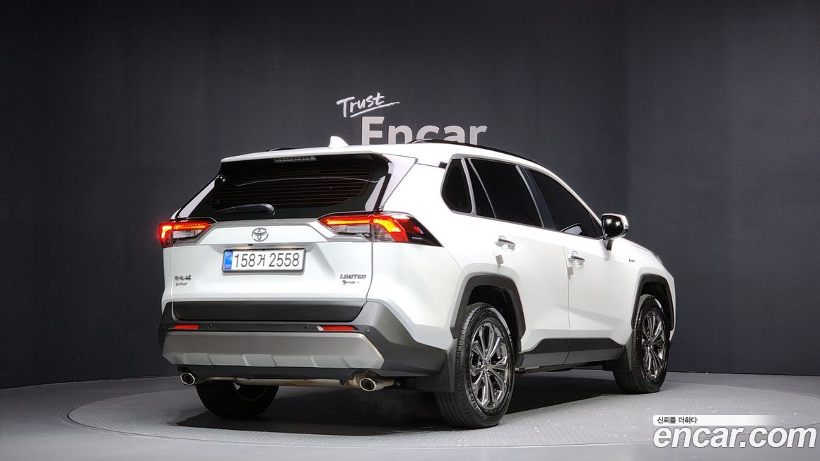 Toyota RAV4 2025