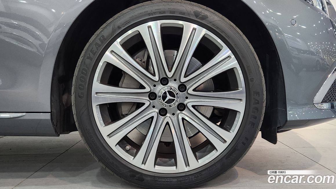 Mercedes-Benz E-Class 2023