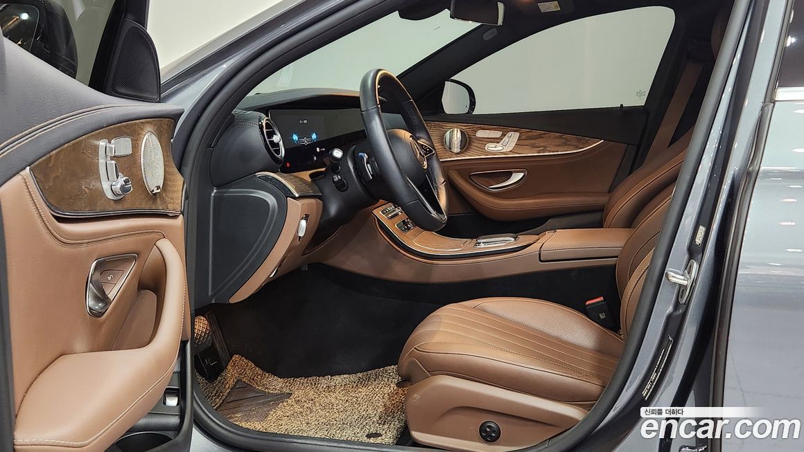 Mercedes-Benz E-Class 2023