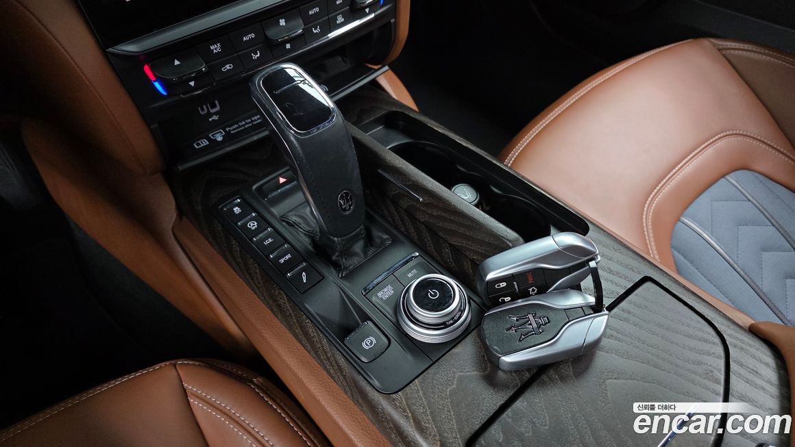 Maserati Quattroporte 2021