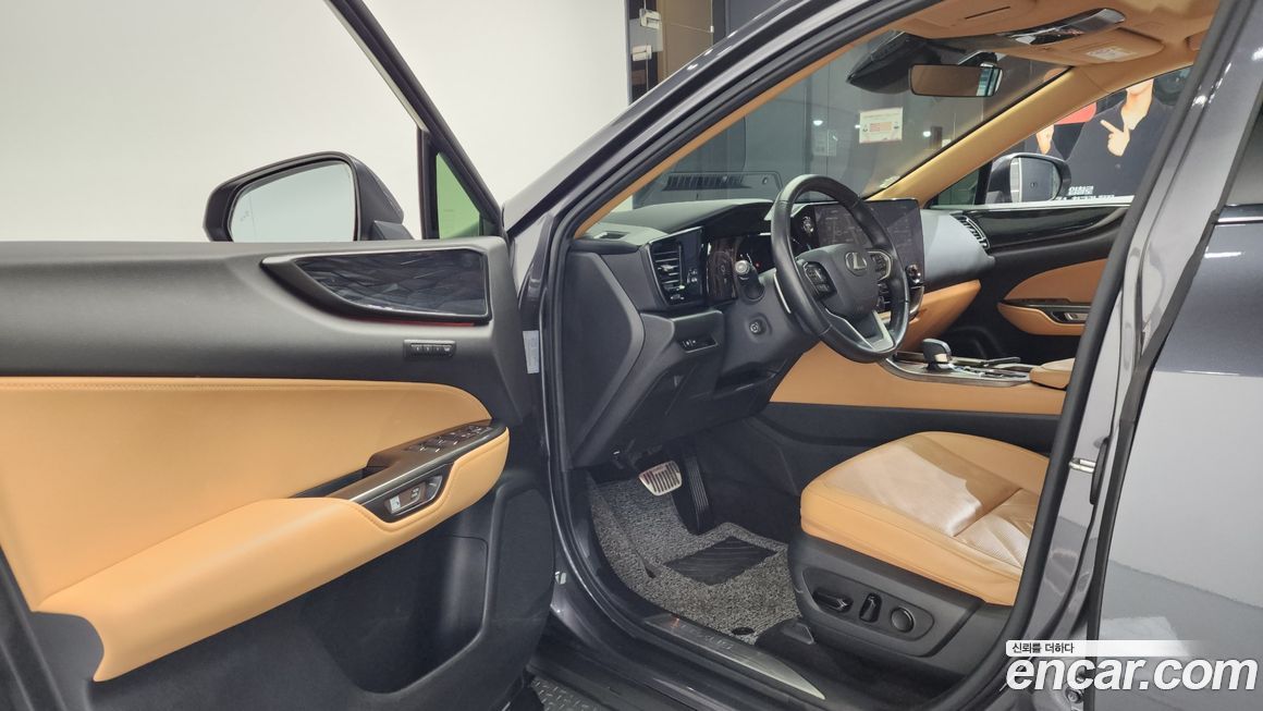 Lexus NX 2024