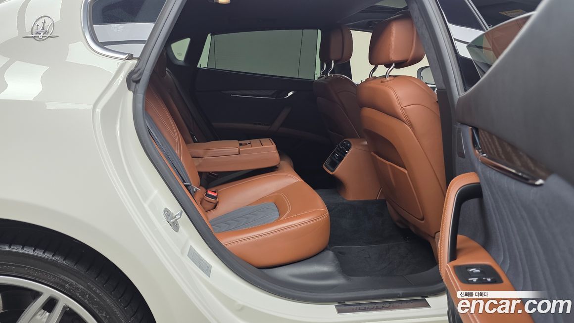 Maserati Quattroporte 2021