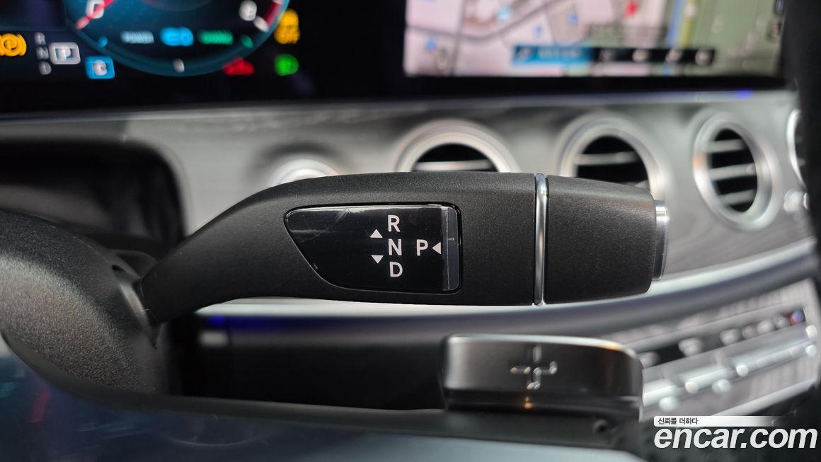 Mercedes-Benz E-Class 2022