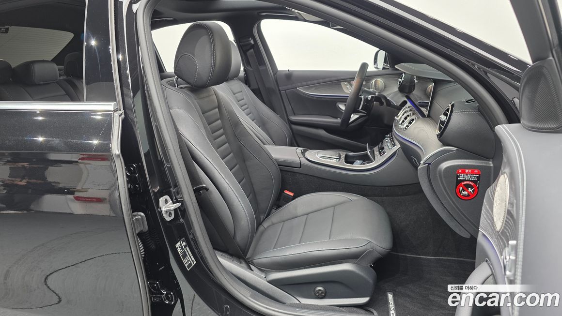 Mercedes-Benz E-Class 2022