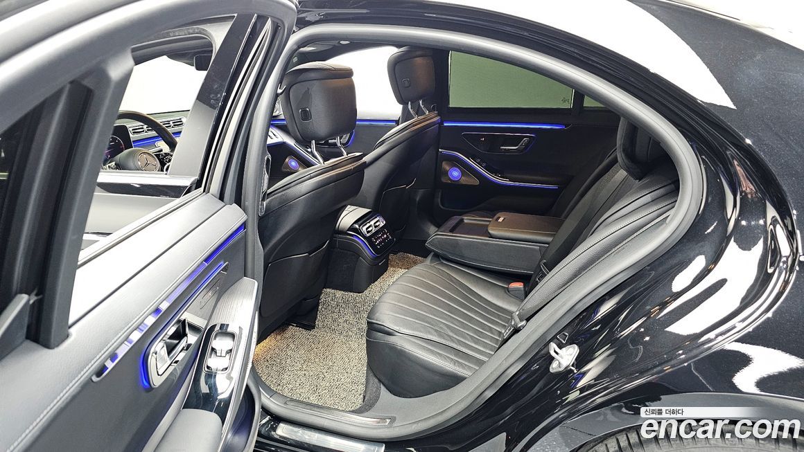 Mercedes-Benz S-Class 2021