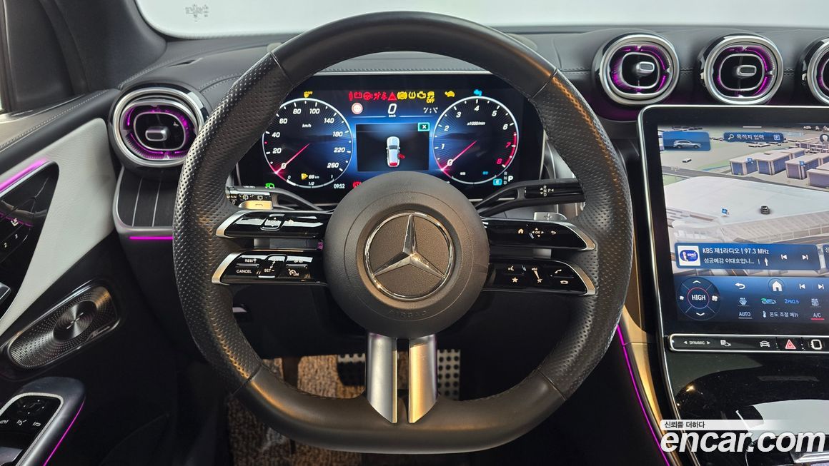 Mercedes-Benz GLC-Class 2023