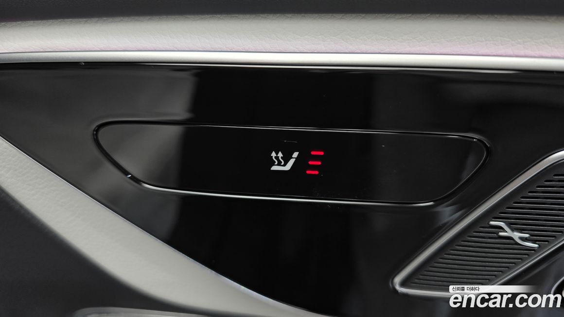 Mercedes-Benz GLC-Class 2023