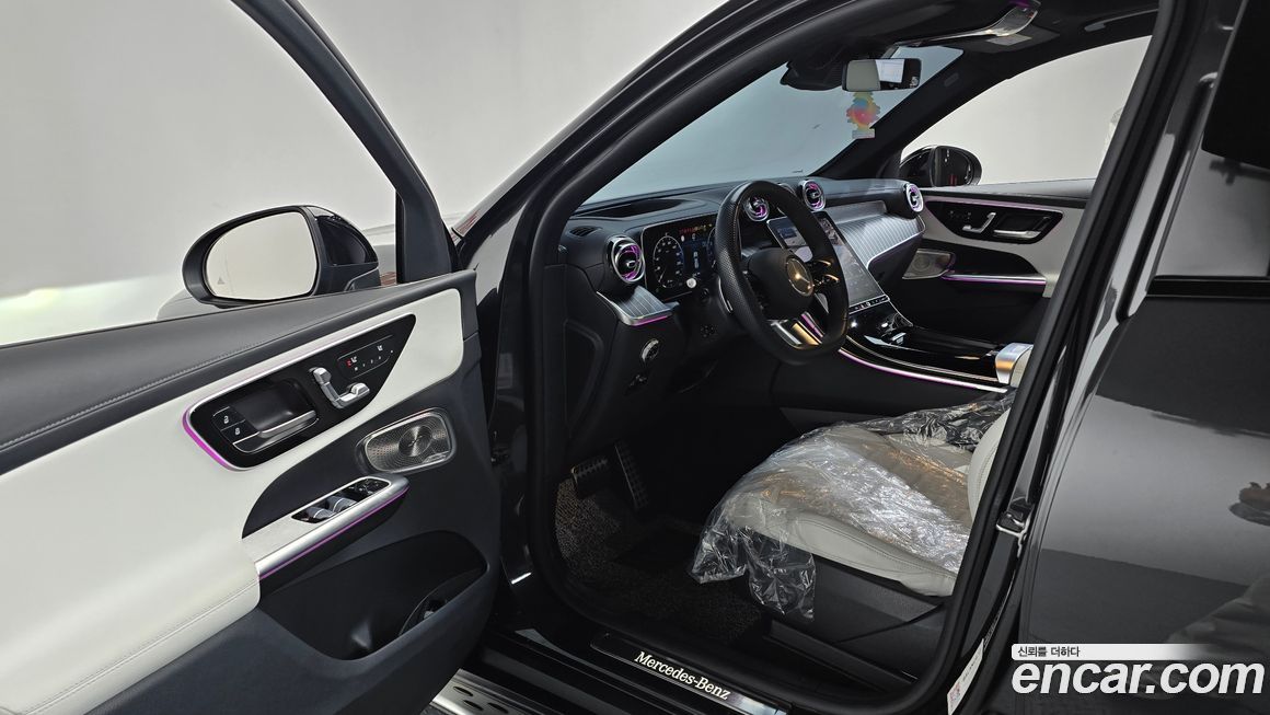 Mercedes-Benz GLC-Class 2023