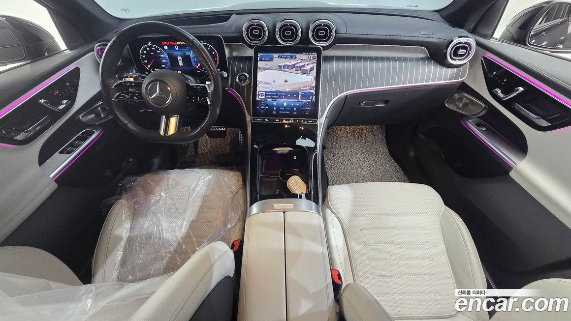 Mercedes-Benz GLC-Class 2023