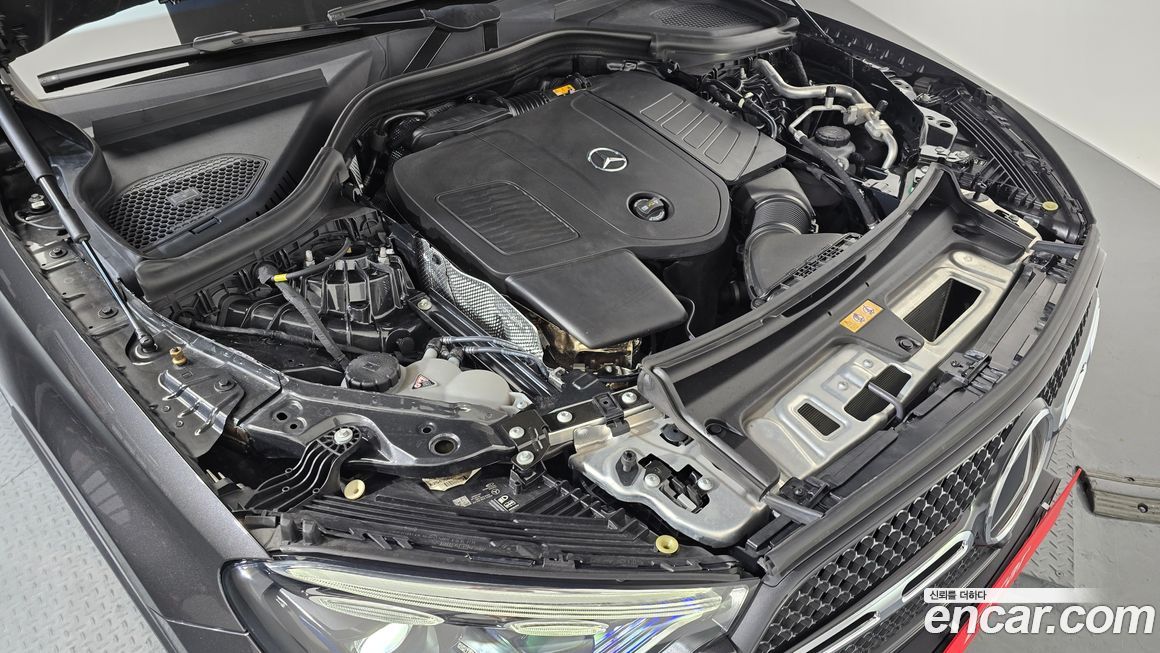 Mercedes-Benz GLC-Class 2023