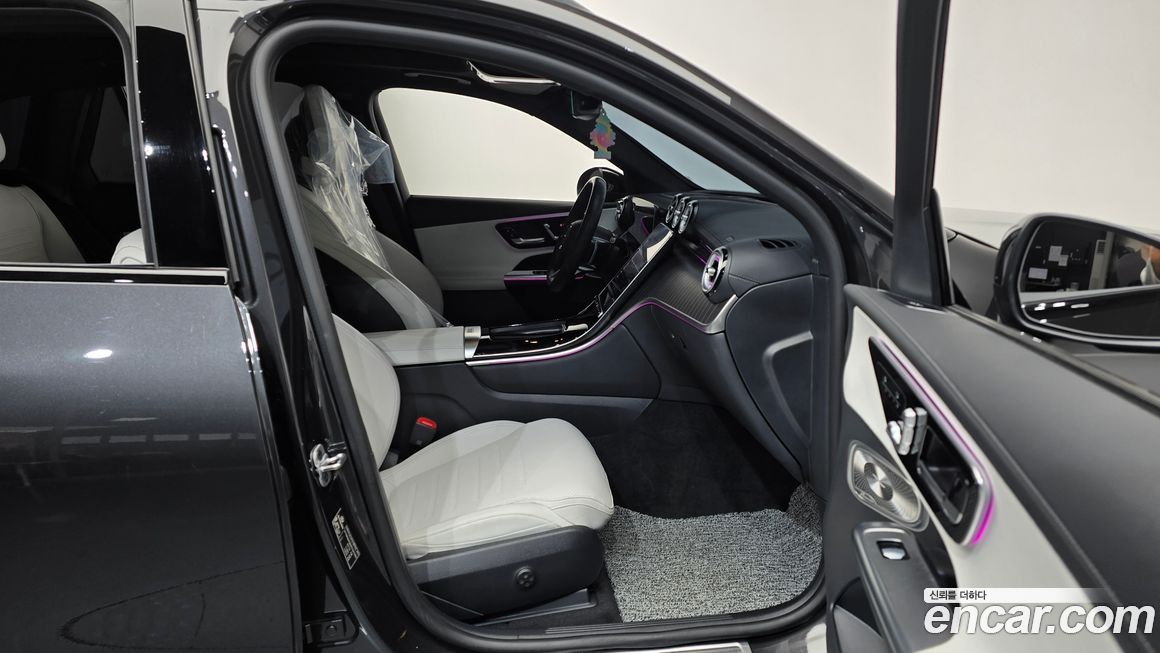 Mercedes-Benz GLC-Class 2023