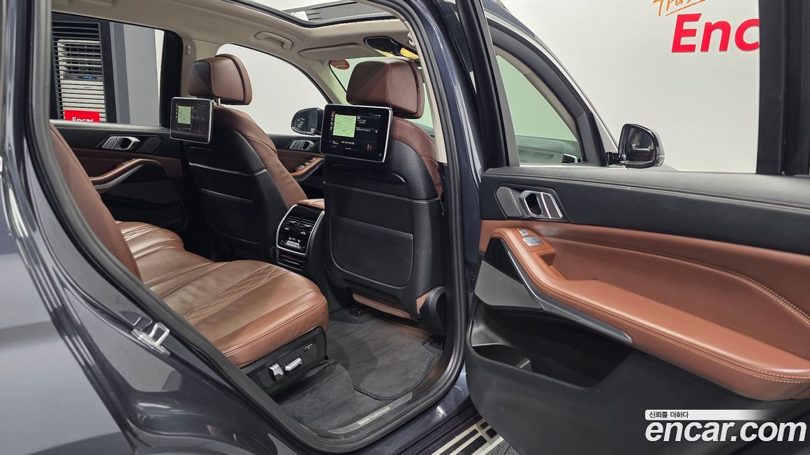 BMW X7 2021