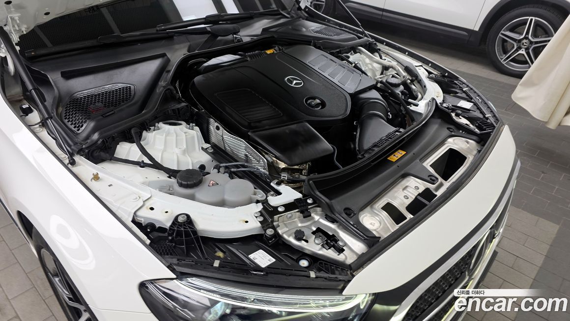 Mercedes-Benz E-Class 2024