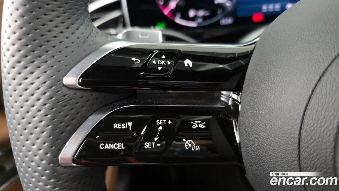 Mercedes-Benz E-Class 2024