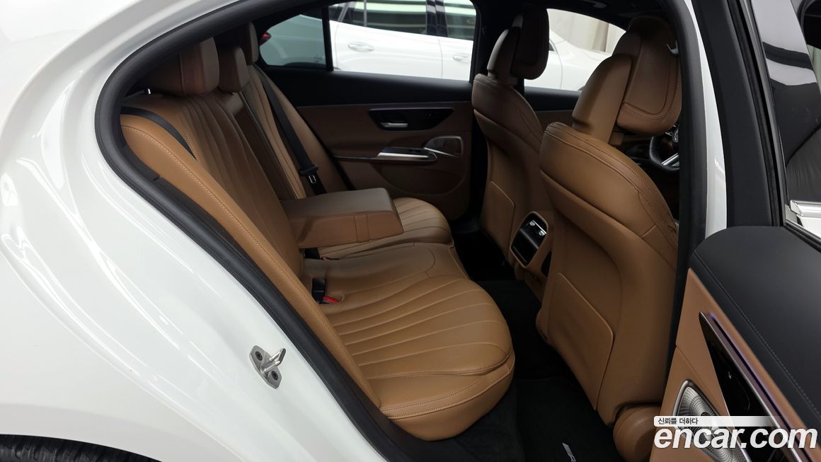 Mercedes-Benz E-Class 2024