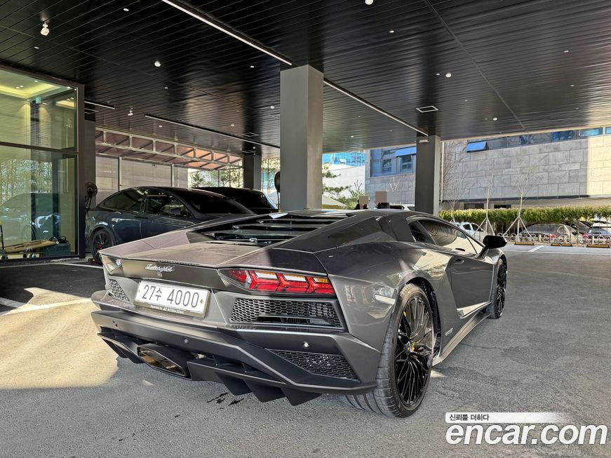 Lamborghini Aventador 2018