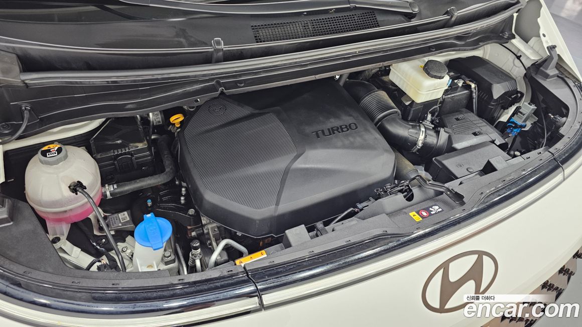 Hyundai Staria 2025
