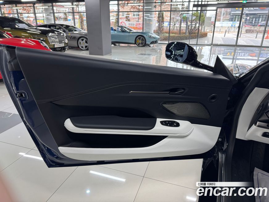 Astonmartin Vantage 2025