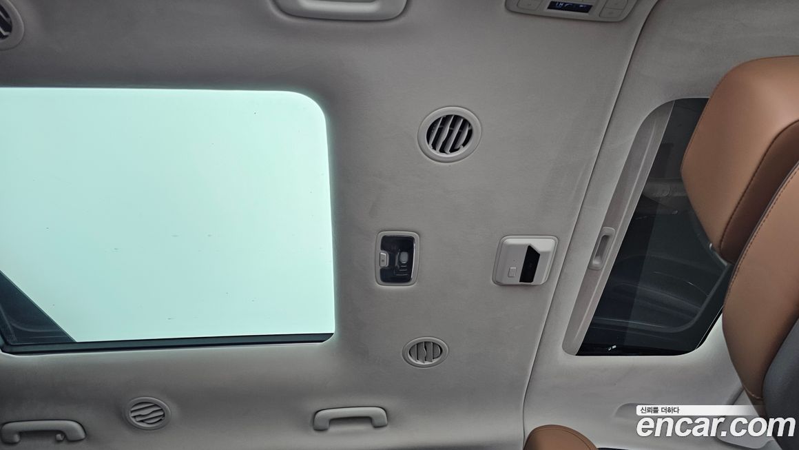 Hyundai Staria 2025