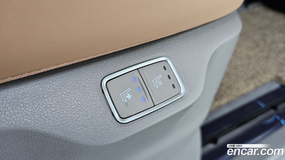 Hyundai Staria 2025