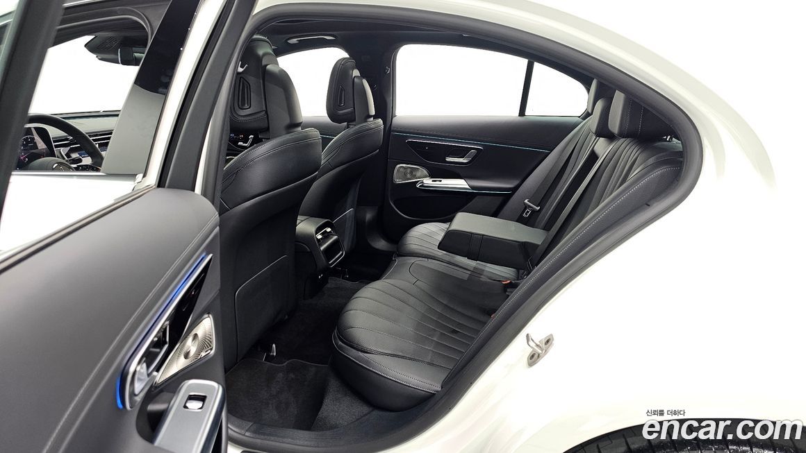 Mercedes-Benz E-Class 2025