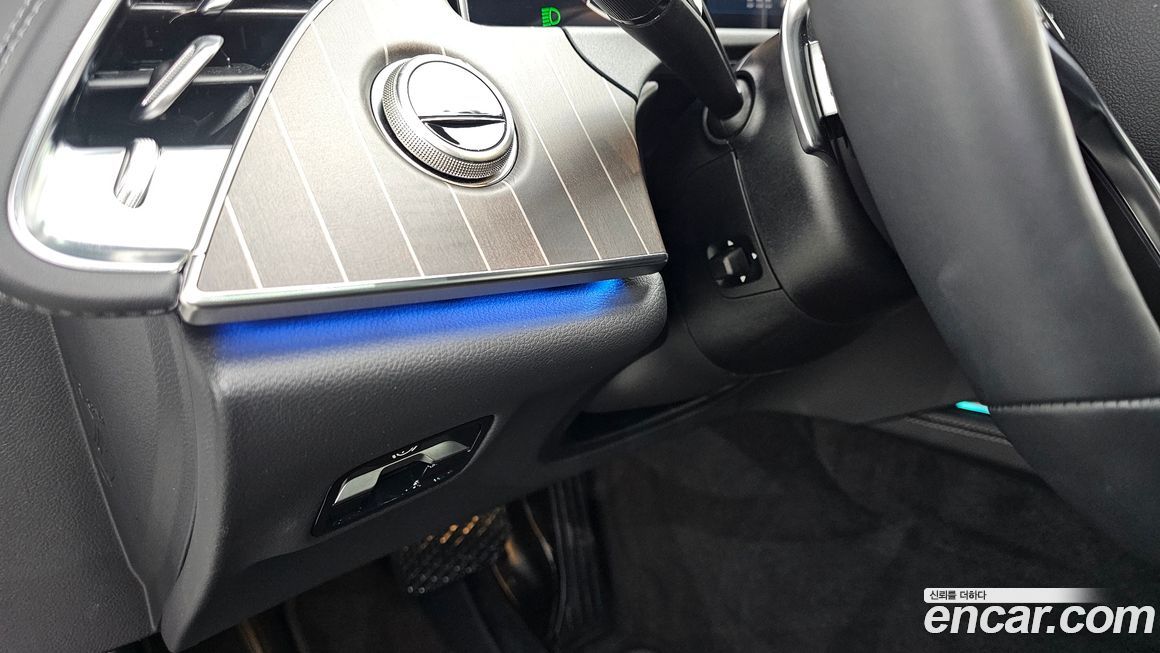 Mercedes-Benz E-Class 2025