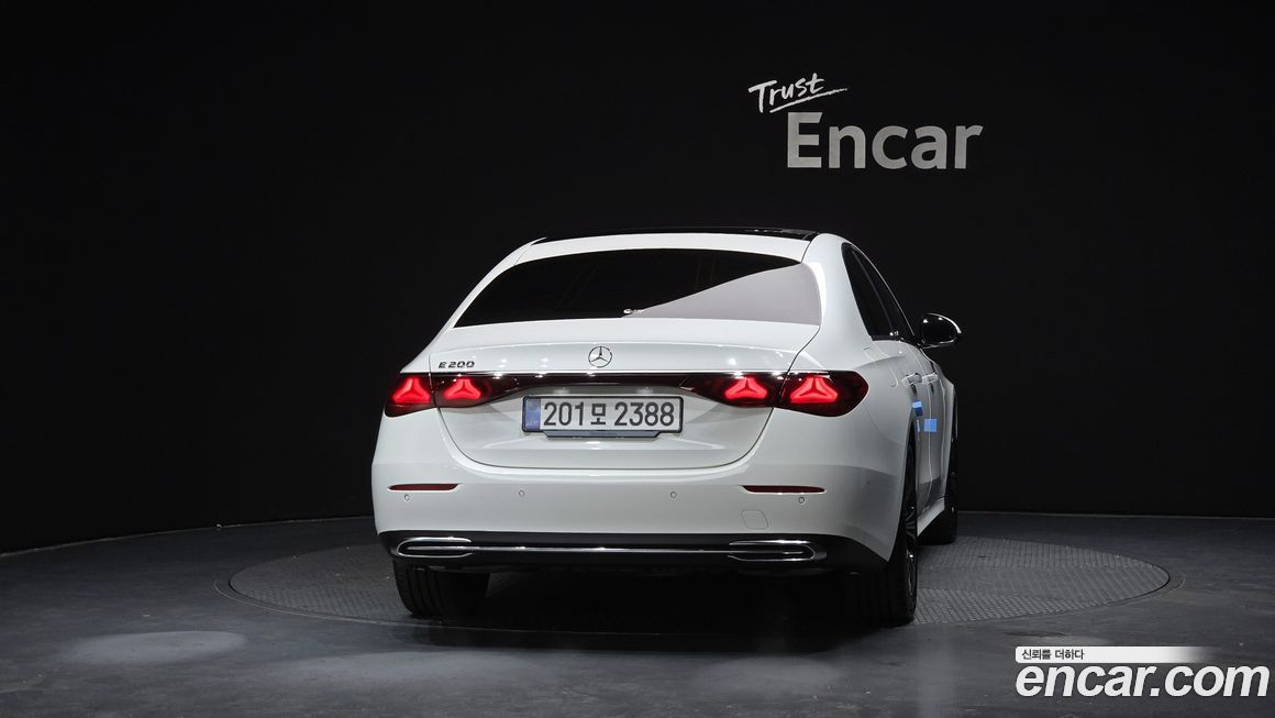 Mercedes-Benz E-Class 2025