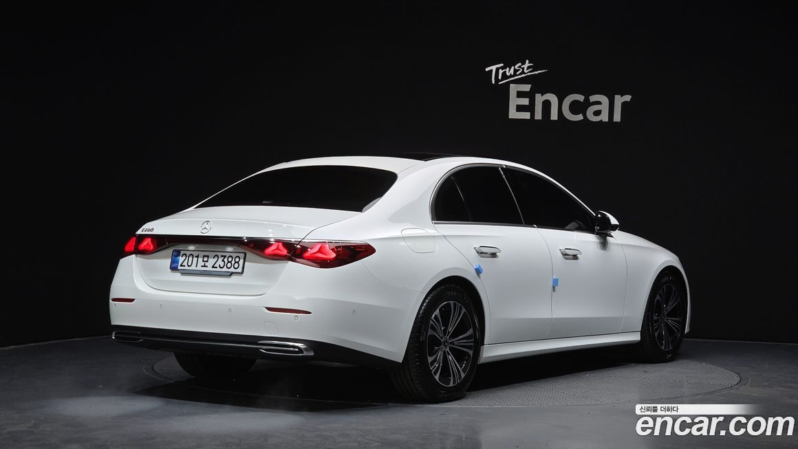 Mercedes-Benz E-Class 2025