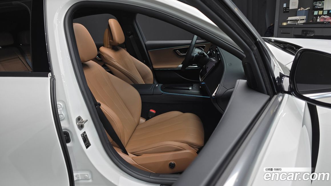 Mercedes-Benz E-Class 2025